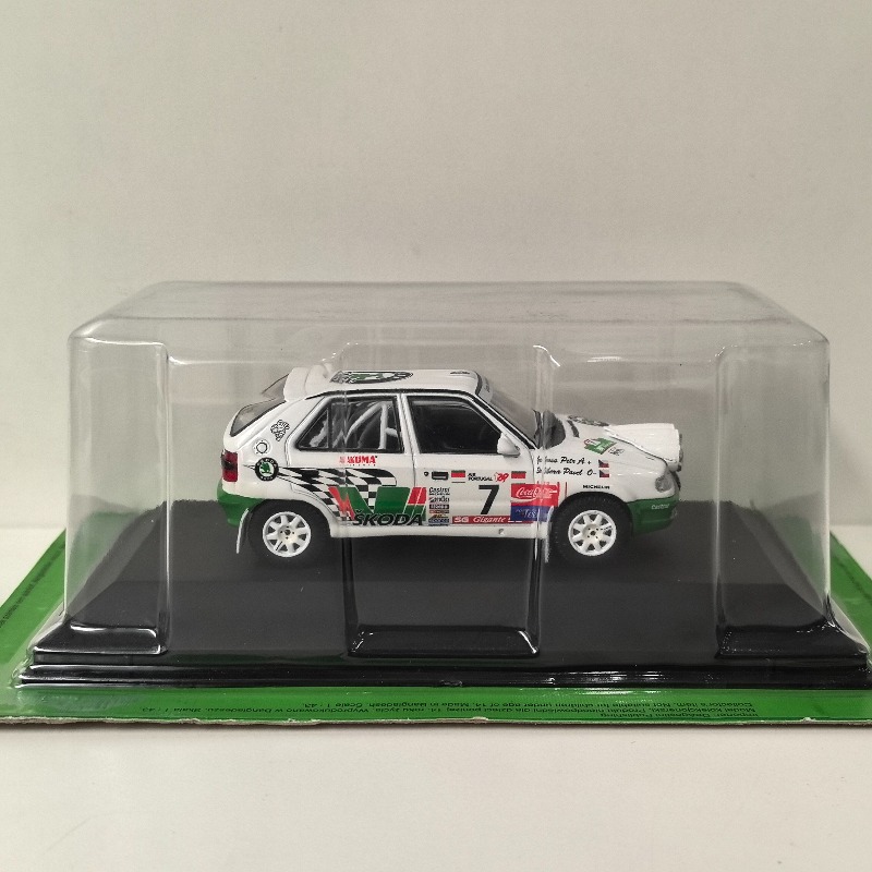 Diecast IXO 1:43 Scale SKODA F - огляд і ціна Model Kit Car