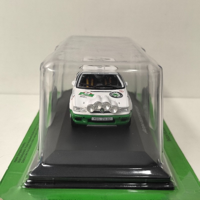 Diecast IXO 1:43 Scale SKODA F - огляд і ціна Model Kit Car