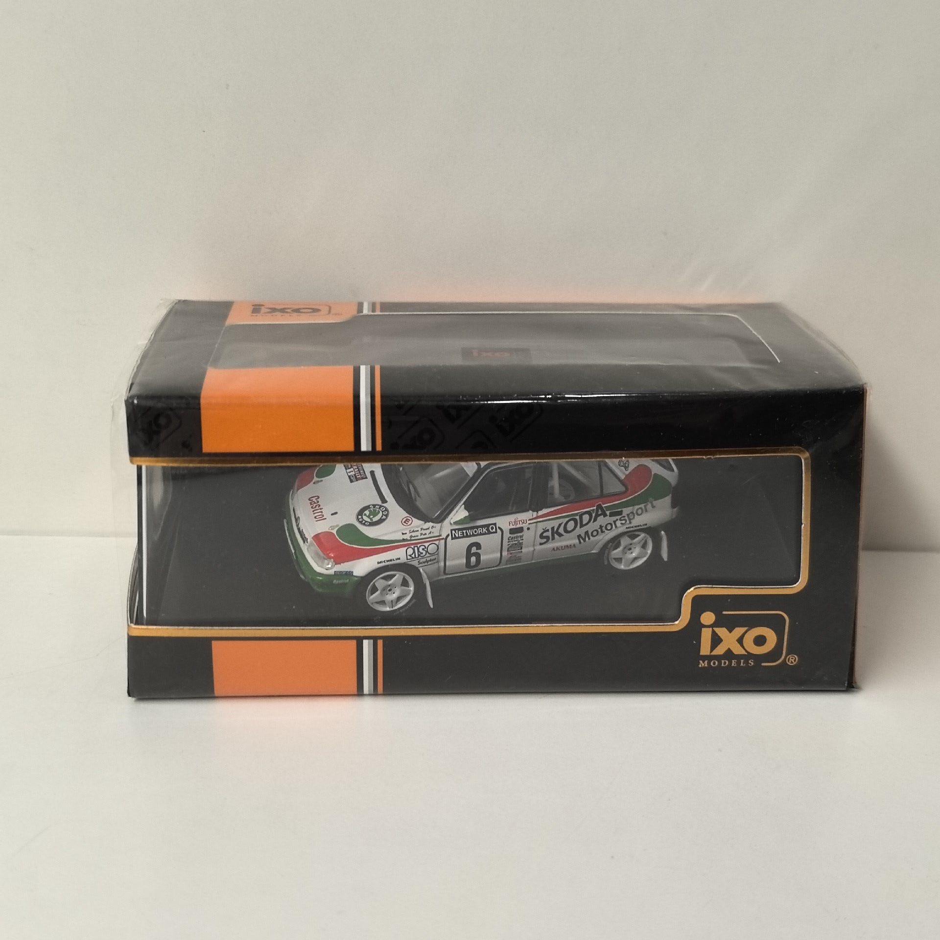 Diecast IXO 1/43 Scale SKODA F - огляд і ціна Model Kit Car
