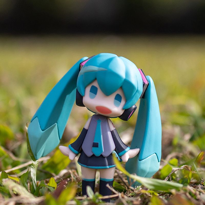 Miku Anime Figure & Building B - огляд і ціна Model Kit Car