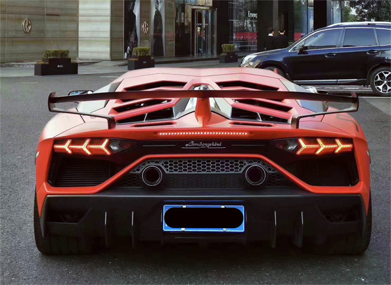 New Half Carbon Fiber Rear Bum - огляд і ціна Model Kit Lamborghini