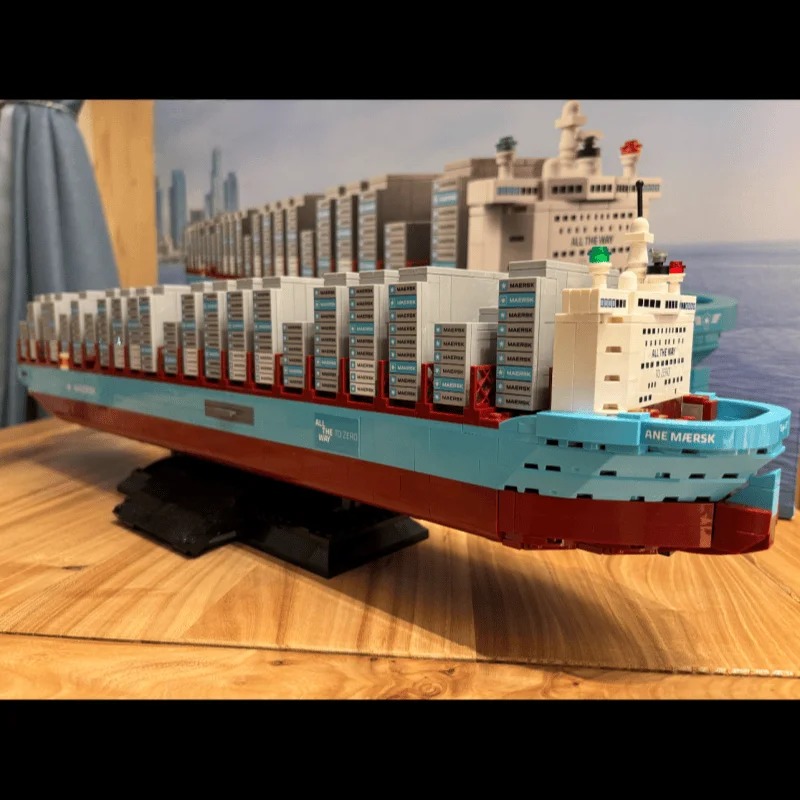 New 2026 Dual-Fuel Container V - огляд і ціна Model Kit Centaur