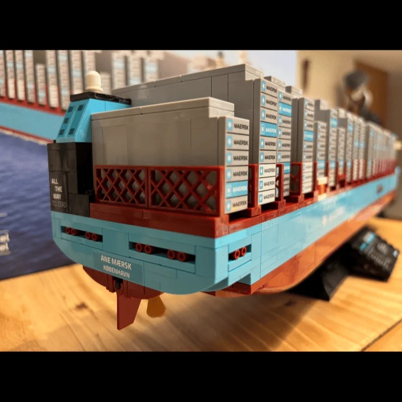 New 2026 Dual-Fuel Container V - огляд і ціна Model Kit Centaur