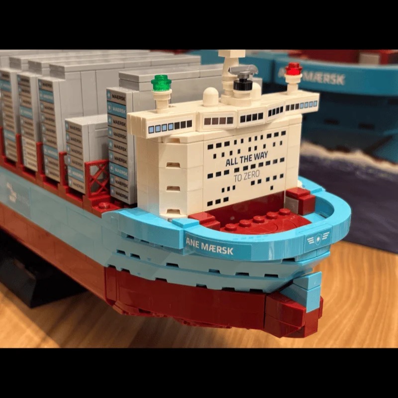 New 2026 Dual-Fuel Container V - огляд і ціна Model Kit Centaur